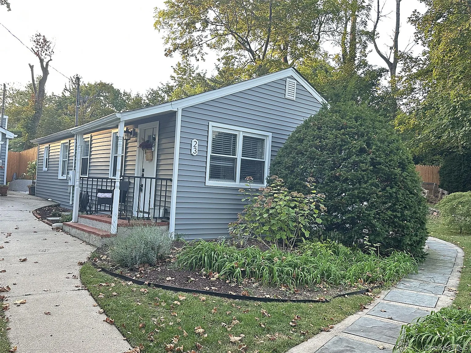 1 bed, 1.0 bath, 1300 sqft, $3,970 — Photo 2