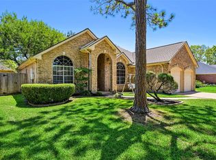 124 Crimson Bay Dr, League City, TX 77573