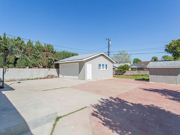 back garage can be converted as a guest unit, storage shed