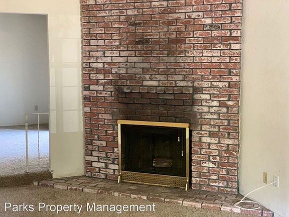 4th image of 1020 Bell St