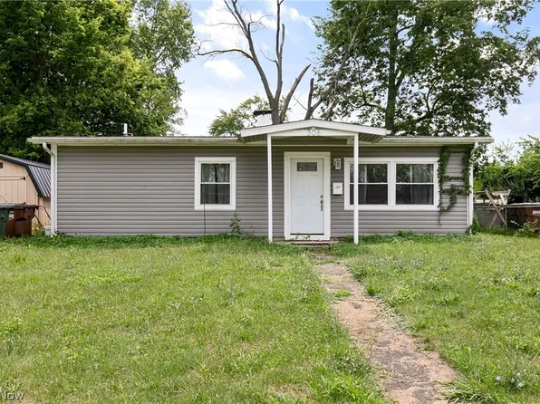 306 Rawson Dr, New Carlisle, OH 45344