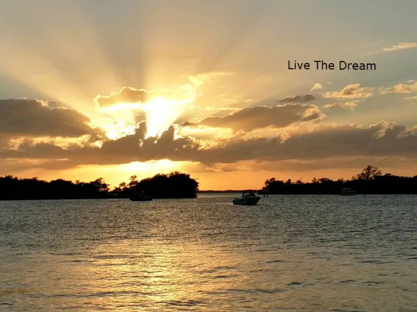 2216 SE 15th Pl, Cape Coral, FL 33990