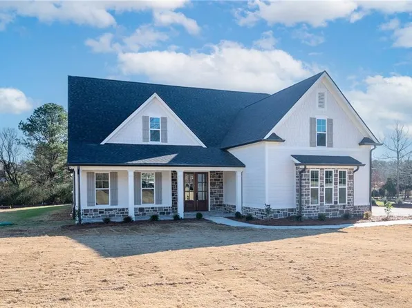 119 Aspen Dr NE, Calhoun, GA 30701