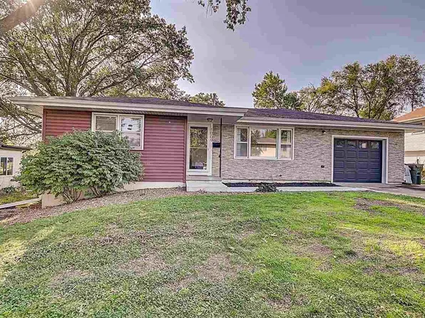 1009 Carver St, Iowa City, IA 52240