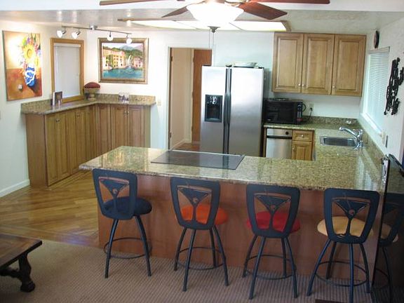 Eating bar, granite count