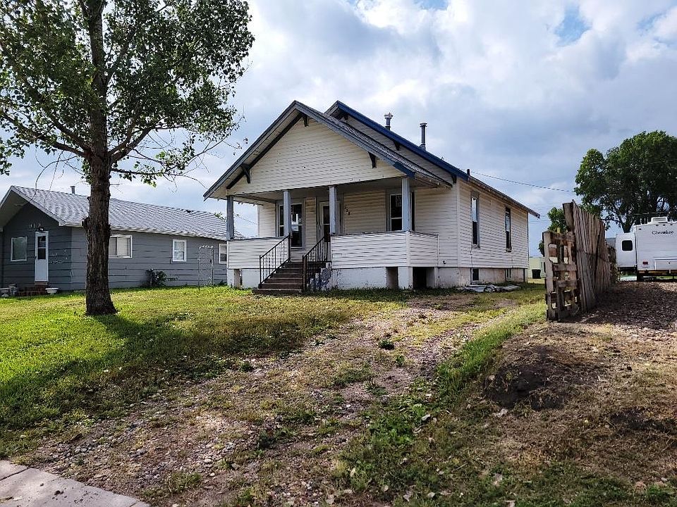 1st image of 908 E 9th St