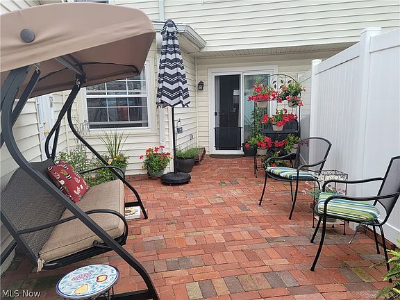 5th image of 11 Meadowlawn Dr Unit 20