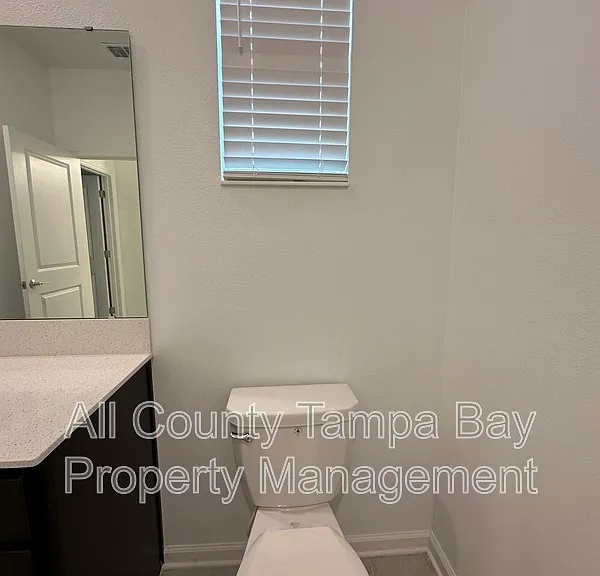 220 Pershing St — Photo 17