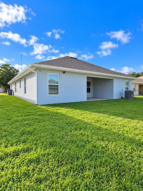 4 bed, 2.0 bath, 1840 sqft, $2,550 — Photo 3
