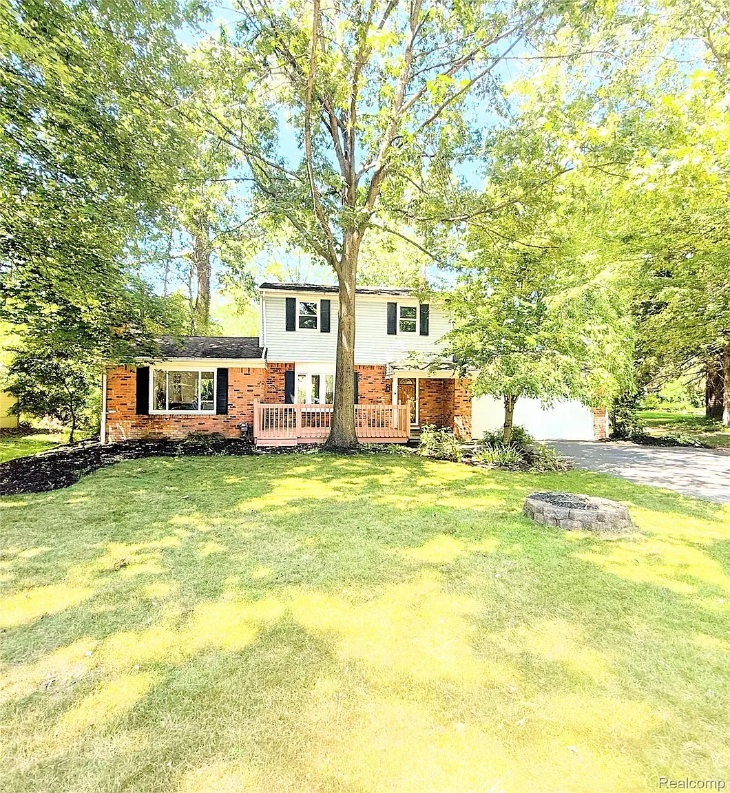 1369 Flamingo photo 1