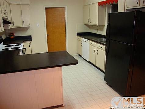 2nd image of 107 Live Oak Dr