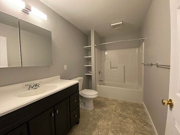 3rd image of 184 South St #2