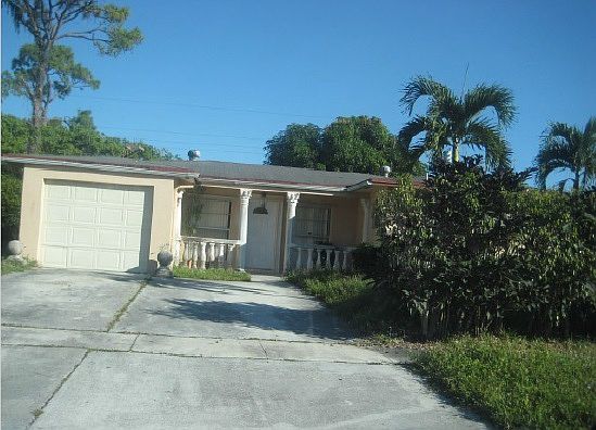 1st image of 4881 Parkcrest St