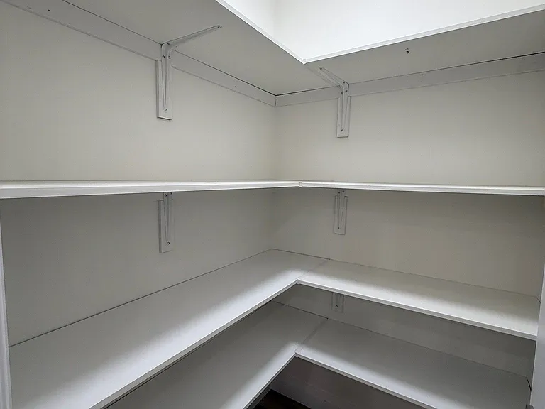 576B Guelph St — Photo 24
