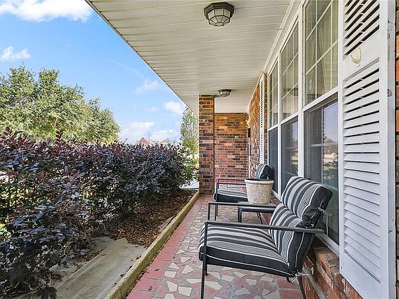 3rd image of 3005 Palmisano Blvd