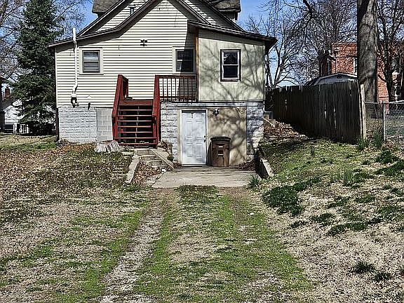 4th image of 706 Mound St