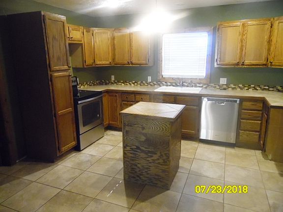 4th image of 621 S Margrave St