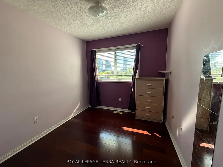 80 Acorn Pl #16 — Photo 45
