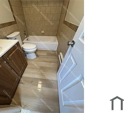 815 E Maple St #10 — Photo 8