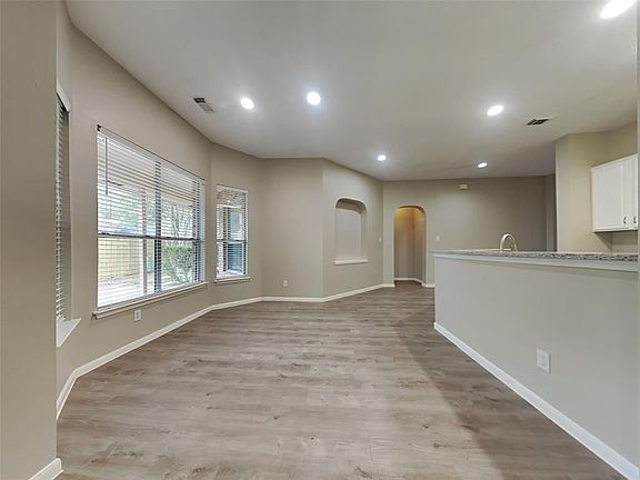 5th image of 7611 Bronze Trail Dr