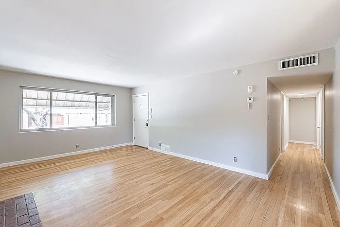 102 North Ave — Photo 5