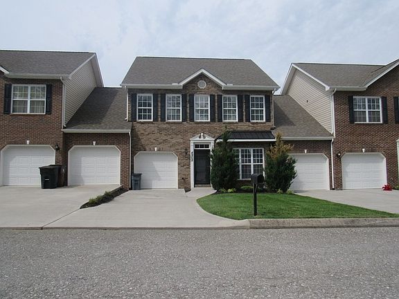 2nd image of 4905 Briar Rock Ln
