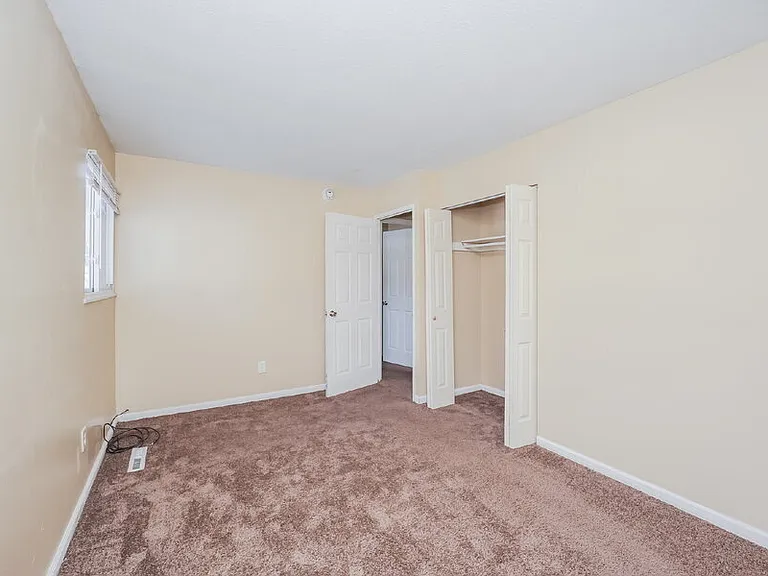 25240 Sandhurst Rd — Photo 14