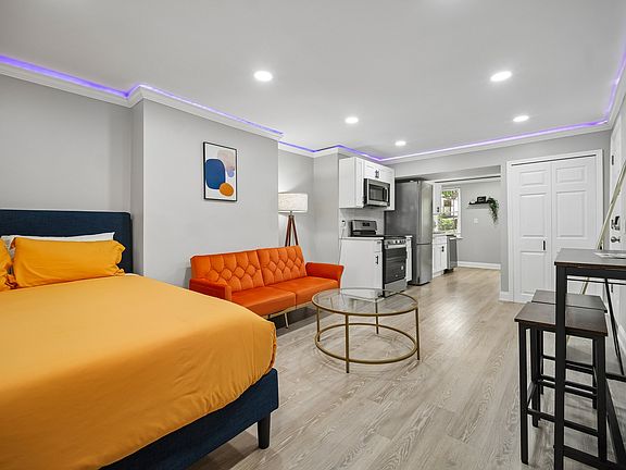 3rd image of 258 Clerk St #1