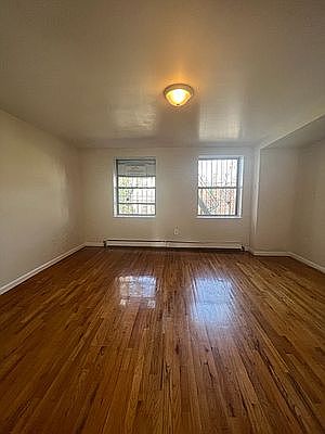 5th image of 59 Bainbridge St #2