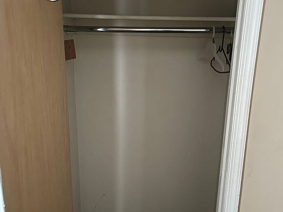 4th image of 4498 1/2 Livingston St