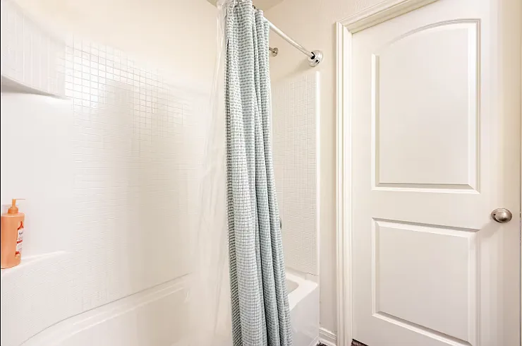3 bed, 2.5 bath, 1238 sqft, $4,900 — Photo 4
