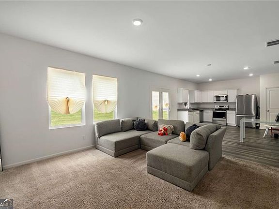 4th image of 198 Colbury St