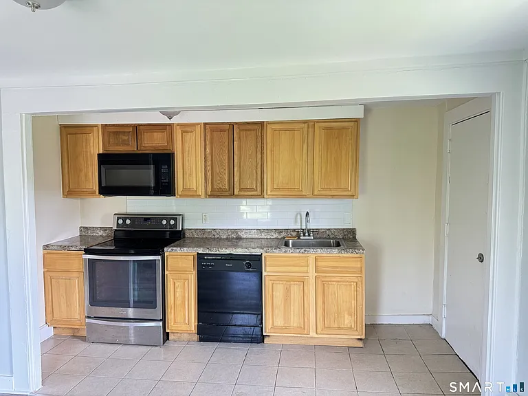 17 Townley St #3 — Photo 8