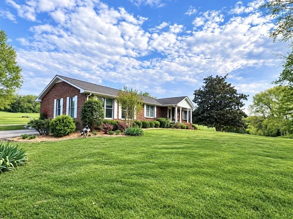 12 Charles Apple Ln, Brush Creek, TN 38547