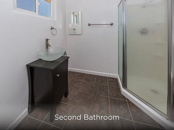 5th image of 221 Rosecrans Ave APT 2