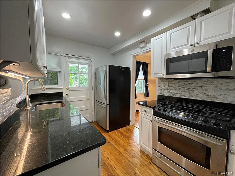 1058 Palmer Ave — Photo 6