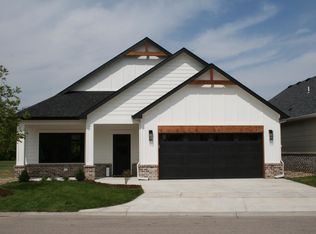 2016 W 12th St, Wichita, KS 67214