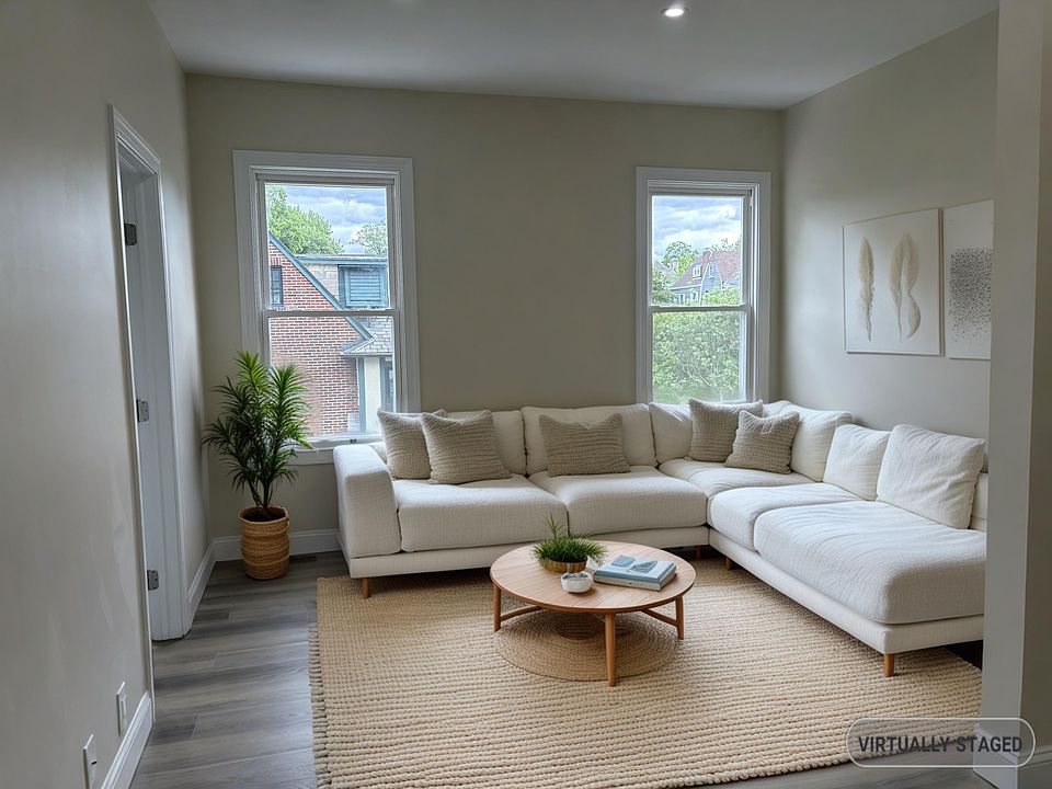 1st image of 74 Rossmore Ave Floor 2