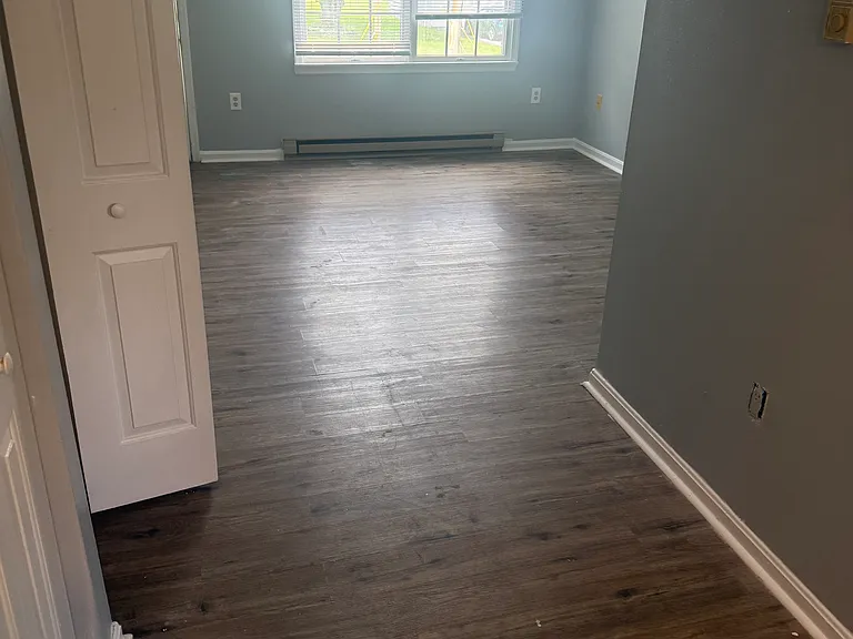413 N Western Ave — Photo 10