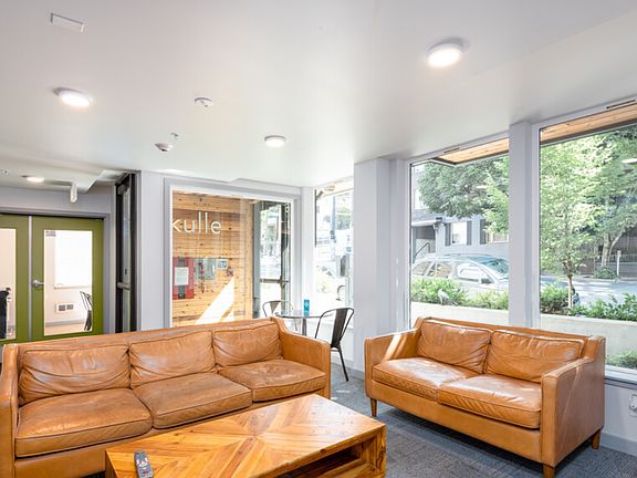 4th image of 1815 Bellevue Ave Unit 301