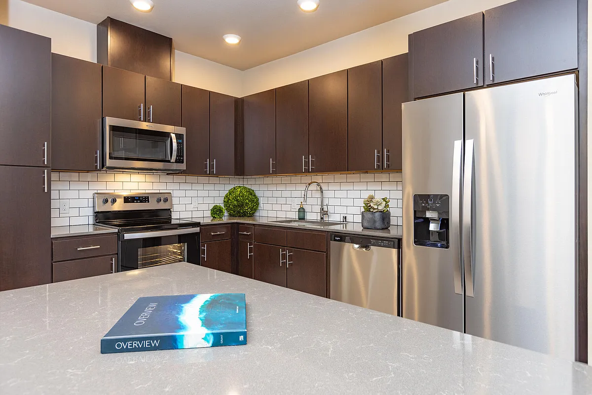 Building Photo - Anchor 532 Luxury Apartments