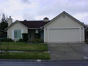 4 Shearwater Court - Front of House