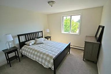 185 Lisgar Ave — Photo 5