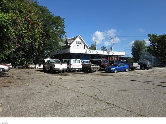 2nd image of 201 W Main St
