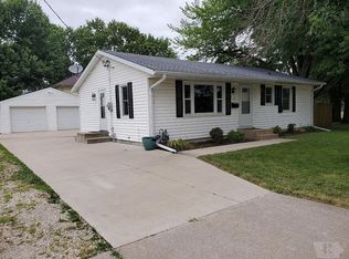 114 E Van Weiss Blvd, West Burlington, IA