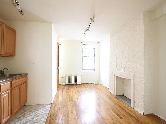 3rd image of 438 E 9th St APT 8