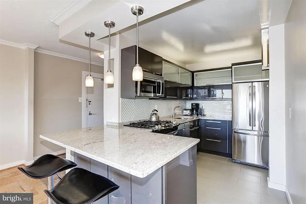 1 bed, 1.5 bath, 906 sqft, $2,800 — Photo 4