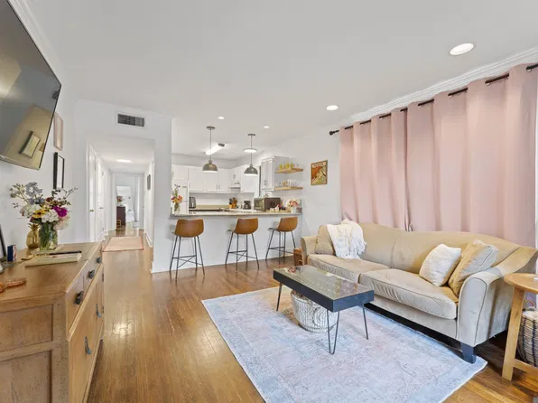 2954 Hundred Oaks Ave APT 6, Baton Rouge, LA 70808