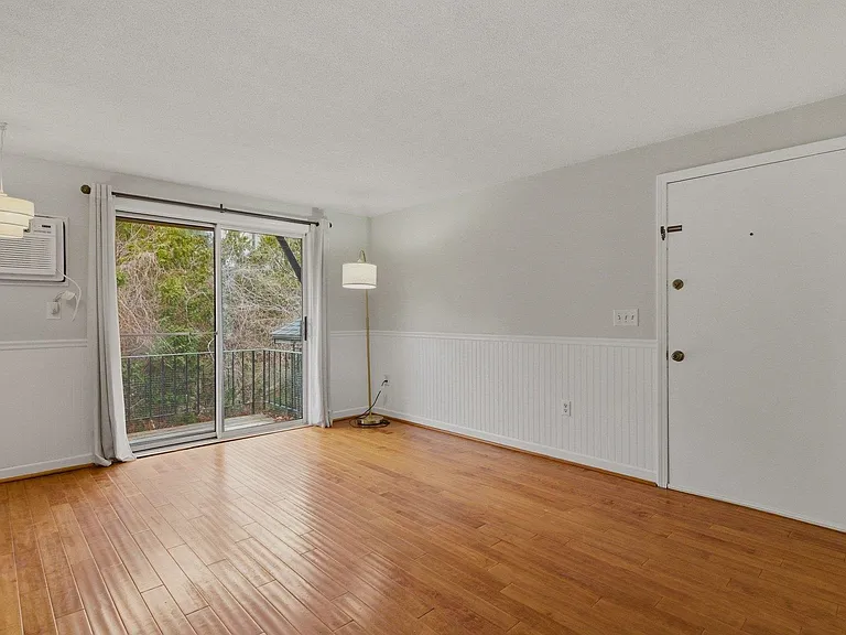 559 Sagamore Ave #15 — Photo 8