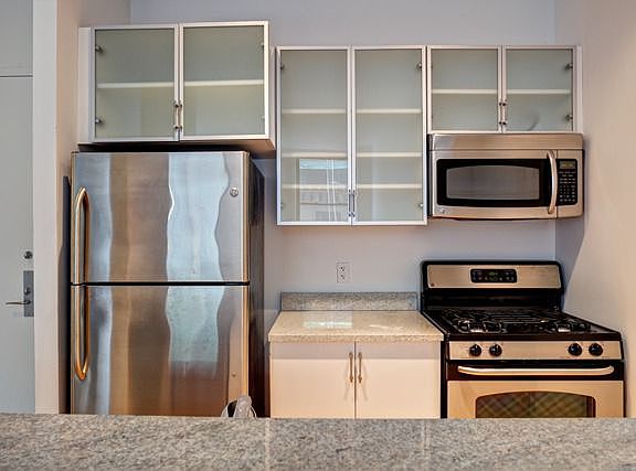 2nd image of 37 Wall St APT 19A